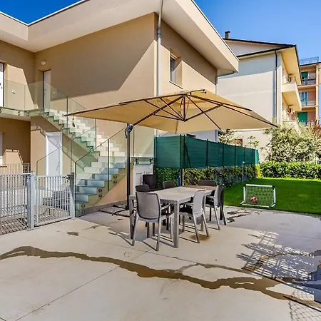 公寓 Elegant With Large Garden And Parking *