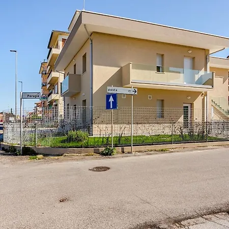 公寓 Elegant With Large Garden And Parking *