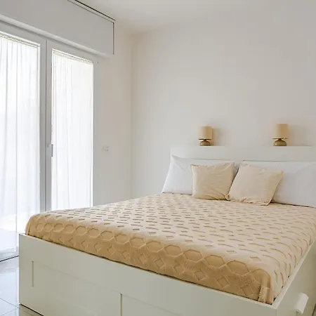 公寓 Elegant With Large Garden And Parking 马洛塔